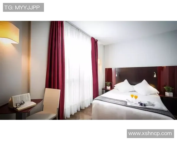 足球动态全景解析球场内外精彩瞬间与战术变革的深度探讨